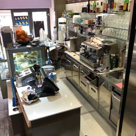 Gelati & Caffe am Isator